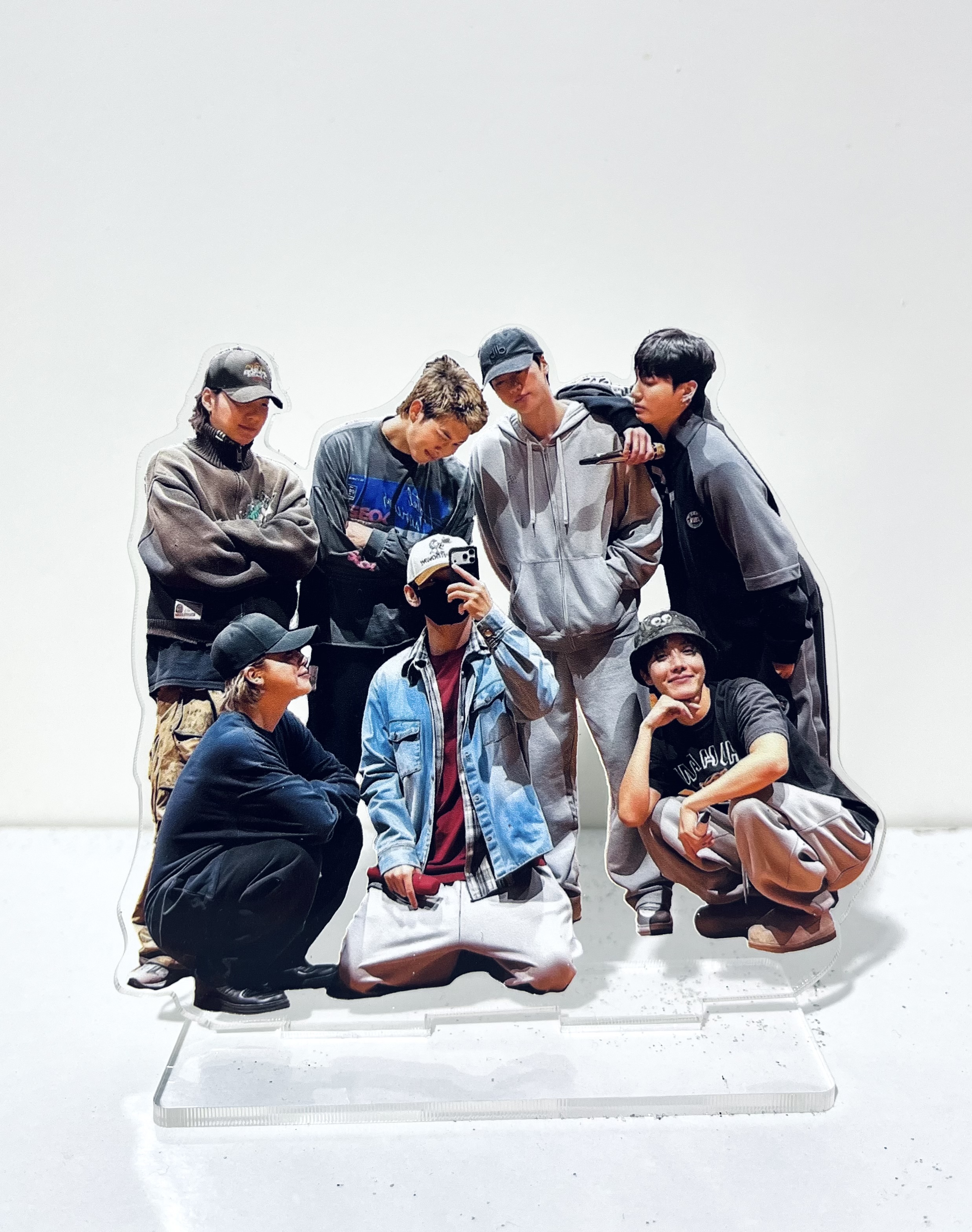 استندرومیزی bts